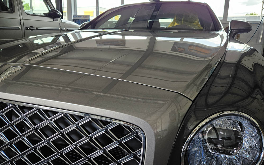 Bentley mit Kavaca PPF glänzend/gloss
