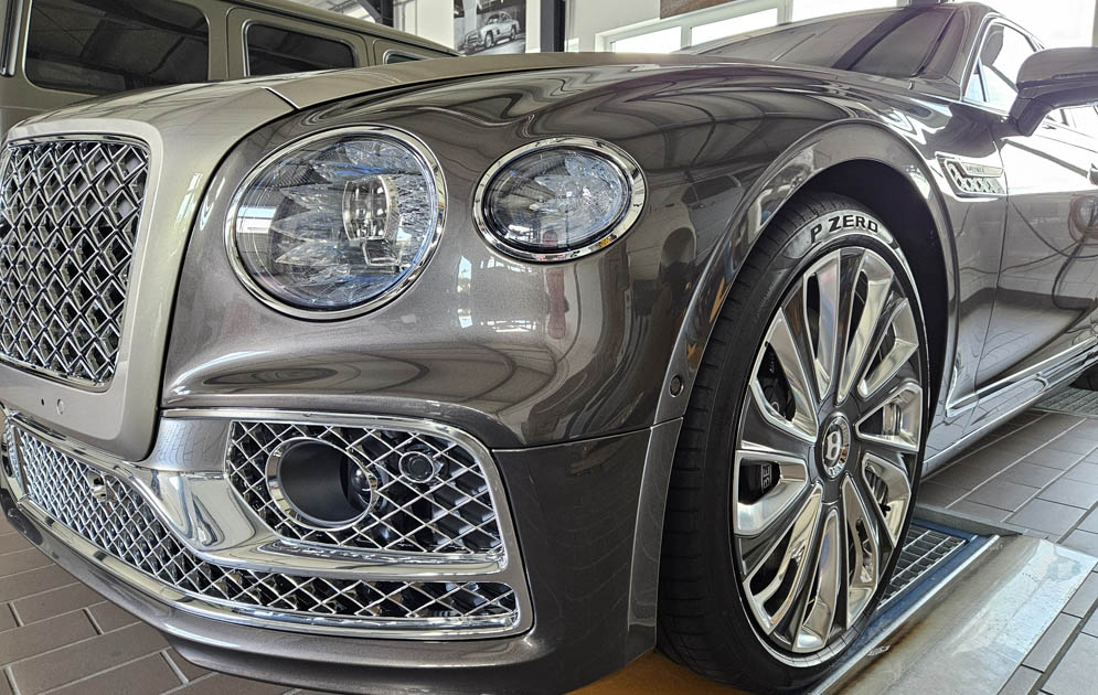 Bentley mit Kavaca PPF glänzend/gloss